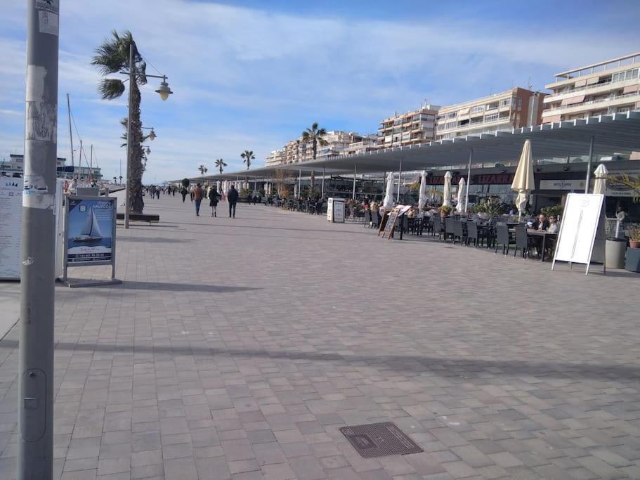 Apto Con Terraza Y 2 Dormitorios. 600 Megas Wifi. Santa Pola Εξωτερικό φωτογραφία