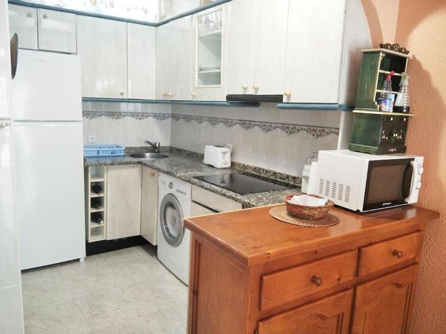 Apto Con Terraza Y 2 Dormitorios. 600 Megas Wifi. Santa Pola Εξωτερικό φωτογραφία
