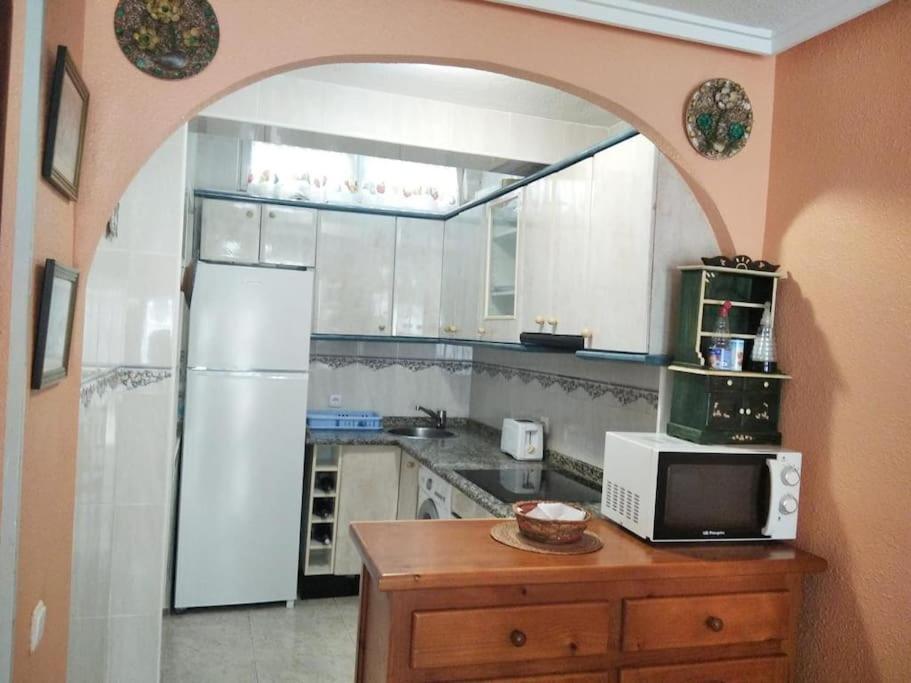 Apto Con Terraza Y 2 Dormitorios. 600 Megas Wifi. Santa Pola Εξωτερικό φωτογραφία